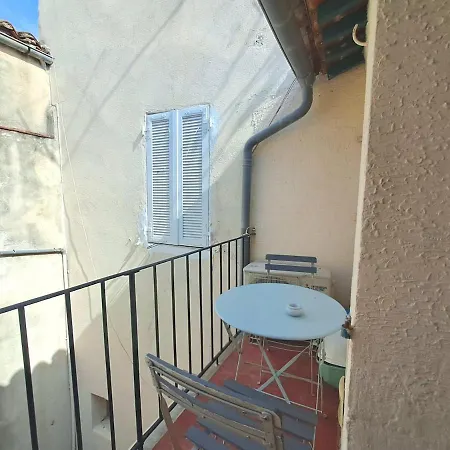 Air-conditioned 2-room Balcony For 4 People - La Ciotat